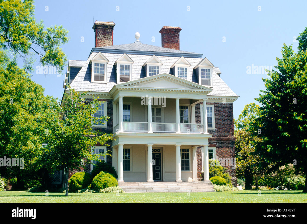 The Shirley Plantation House. Home of mother of president Robert E Lee on the James River southeast of Richmond, Virginia, USA Stock Photo