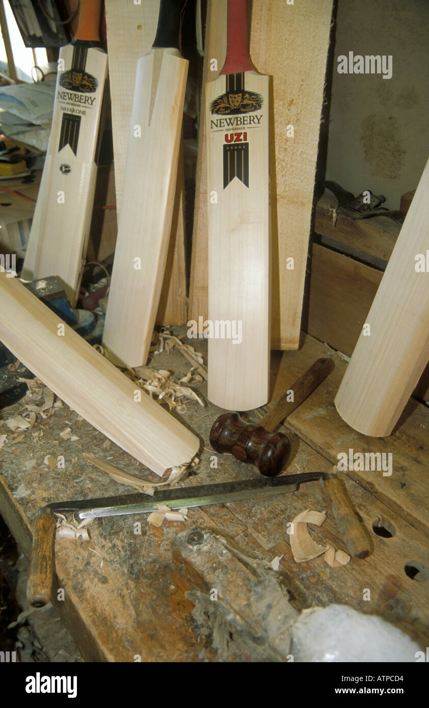 Traditional willow cricket bats made by hand at Ashburnham East Stock