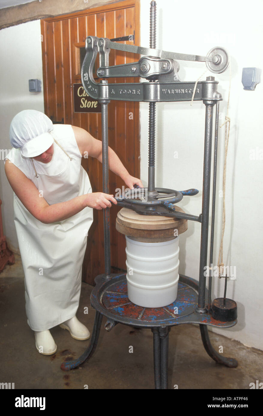Karen Hindle making traditional Small Herefordshire Cheese's with a