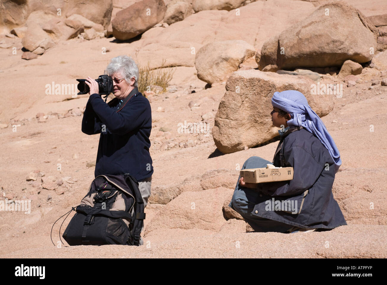 Bedouin woman sinai desert egypt hi-res stock photography and images - Alamy