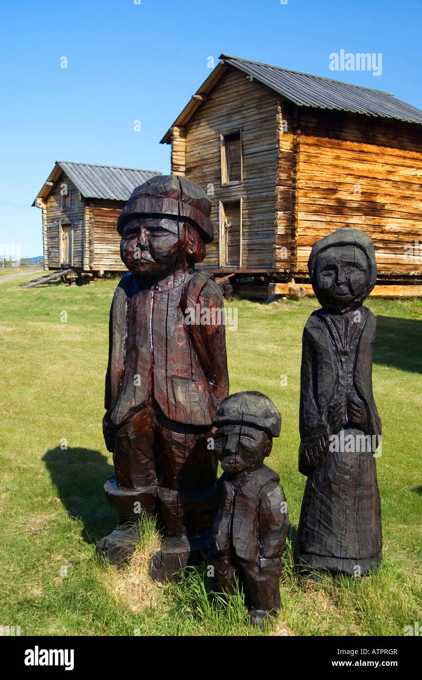 Wooden figures hi-res stock photography and images - Alamy