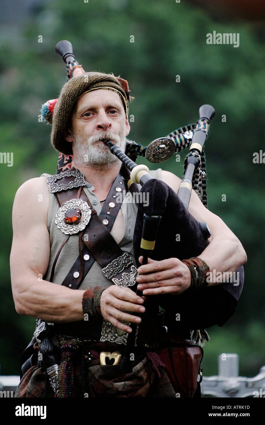 Bagpipe Player / Edinburgh / Dudelsackpfeifer Stock Photo Alamy