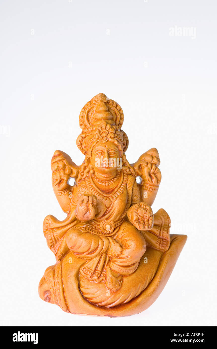 The Holy Mart Goddess Lakshmi Idol Traditional India Sculpture in Pure Wood Engraved Lakshmi Wooden Idol Interior Decoration for offic e