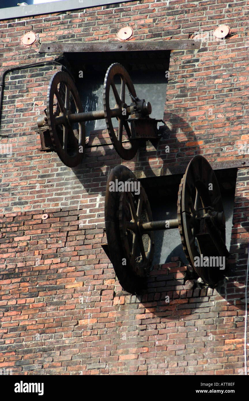 Lift pioneer hi-res stock photography and images - Alamy