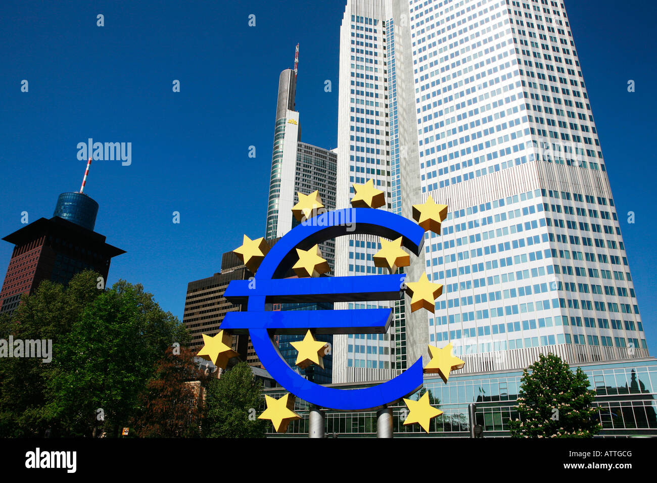 Euro sign, Euro symbol and European Central Bank (ECB), Frankfurt am Main, Hessen, Deutschland, Germany, Europe, EU Stock Photo