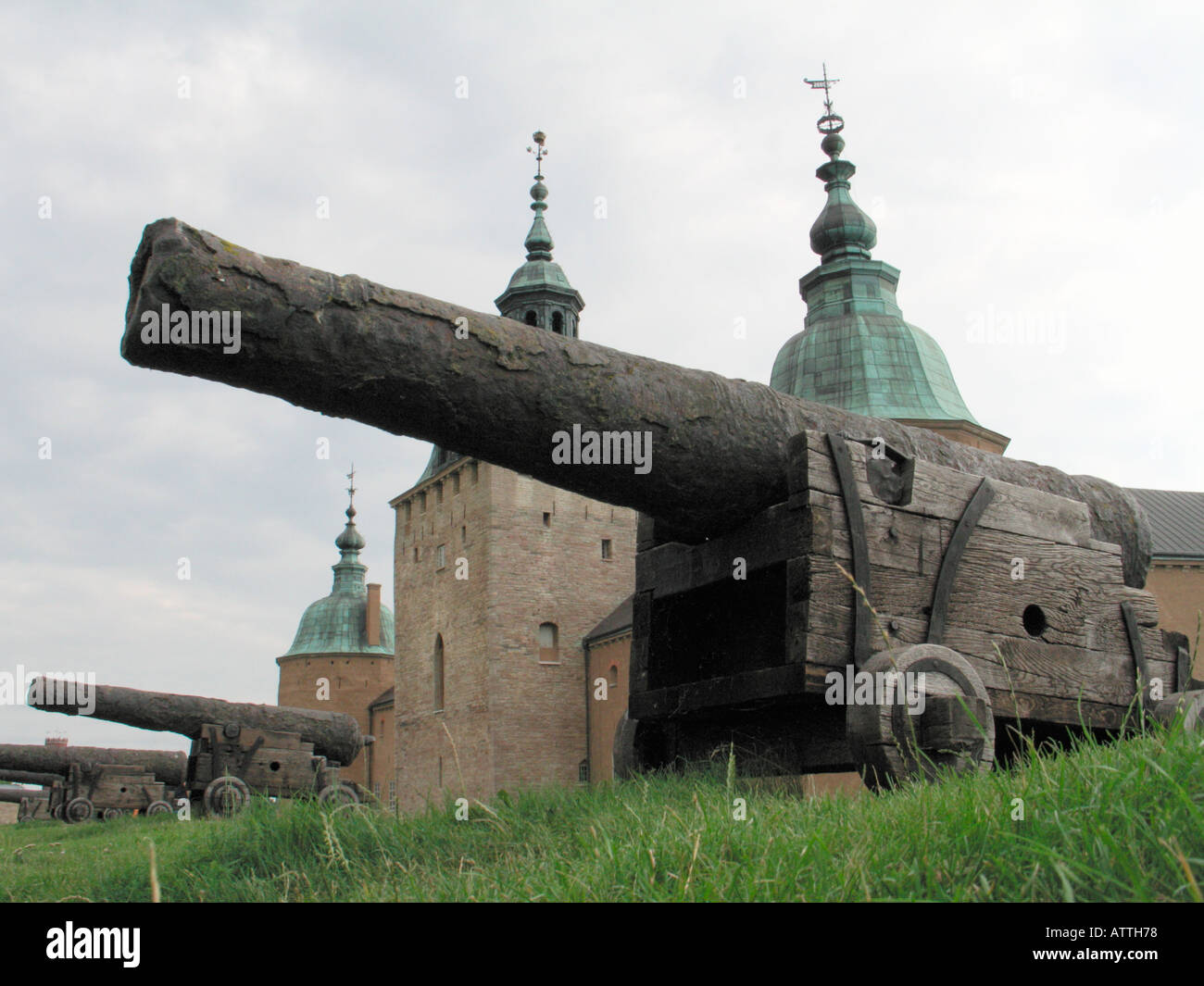 cannons-at-kalmar-castle-sweden-stock-photo-alamy