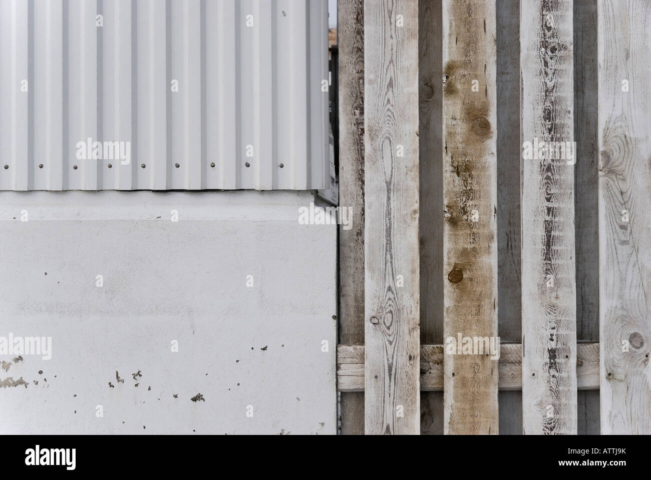 Pale wooden fence hi-res stock photography and images - Alamy