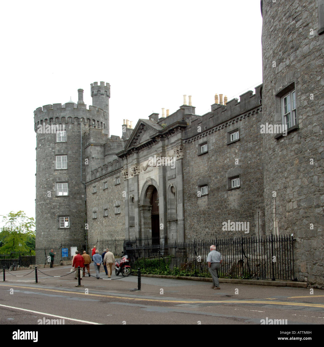 Ireland kilkenny city walls hi-res stock photography and images - Alamy