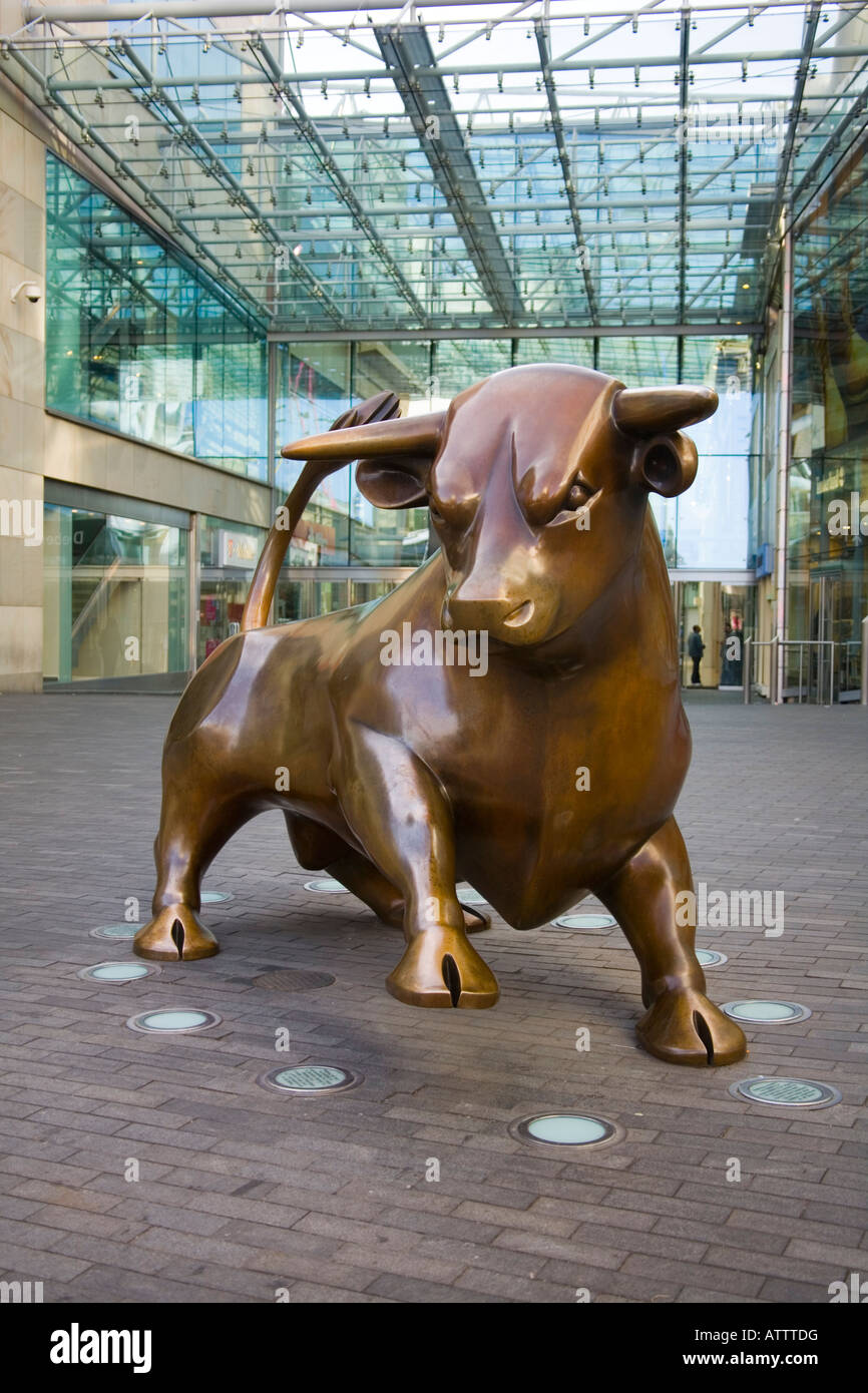 Bull Statue Birmingham Stock Photos & Bull Statue Birmingham Stock