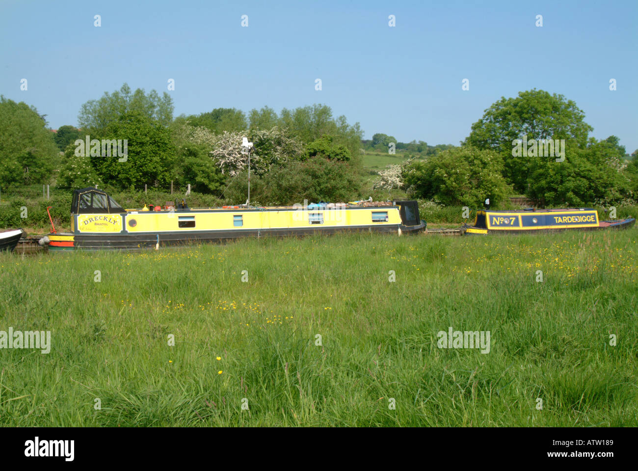 Oxford Canal by Heyford Railway Station Lower Heyford Oxfordshire England Stock Photo