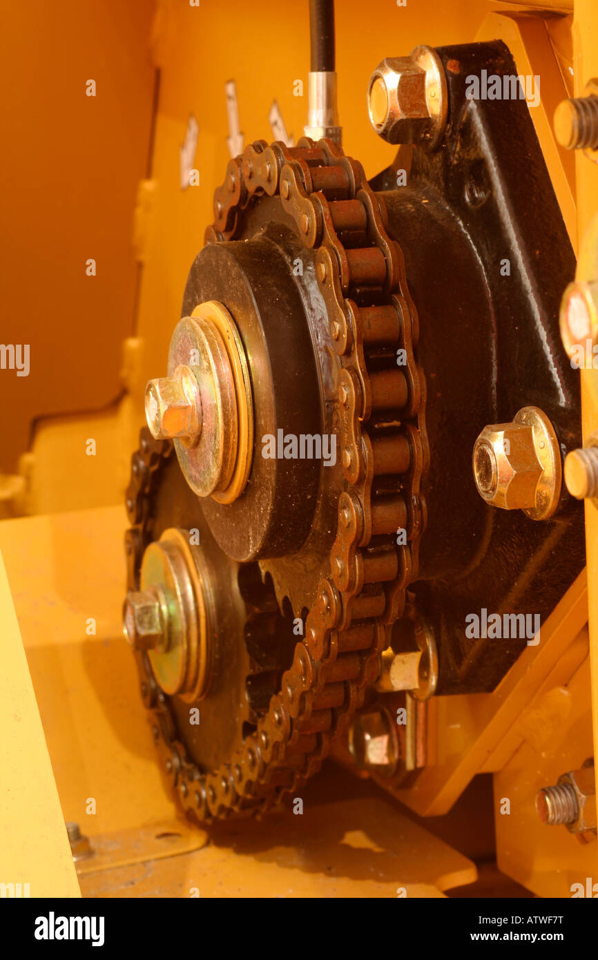 Roller chain or bush roller chain used for transmission of mechanical