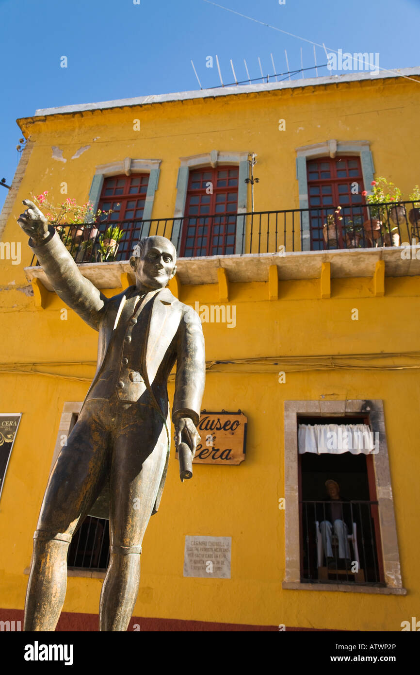 MEXICO Guanajuato Statue in plaza outside Wax Museum Casa de Cera man