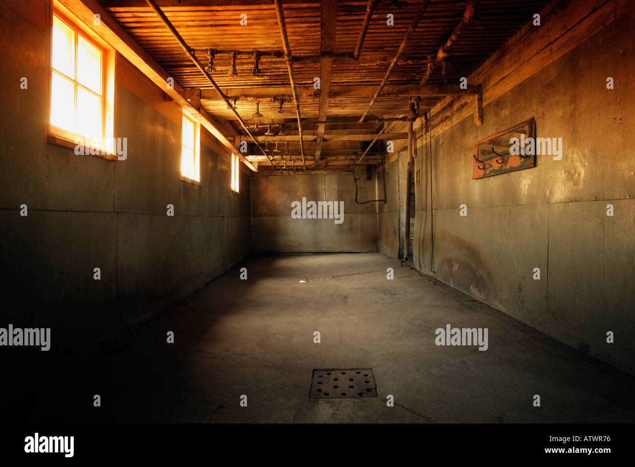 Rustic interiors hi-res stock photography and images - Alamy