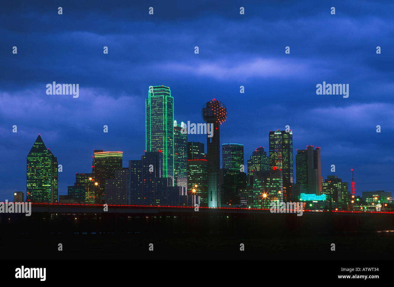 Dallas skyline morning hi-res stock photography and images - Alamy