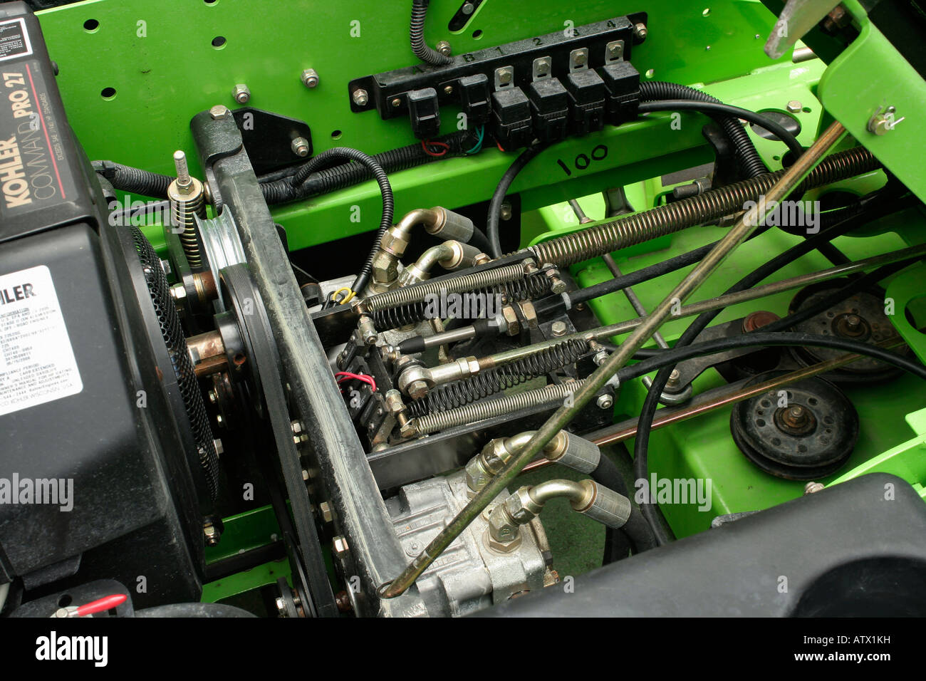 Engine and hydraulic system for commercial mower Stock Photo Alamy
