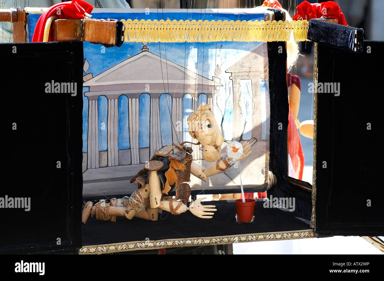 Puppet theatre in a street in Venice Stock Photo Alamy