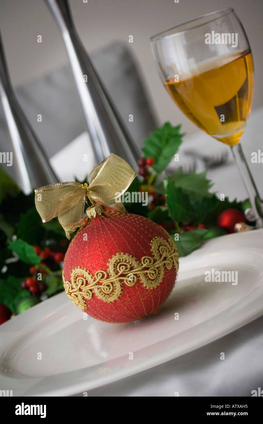 Christmas table setting Stock Photo - Alamy