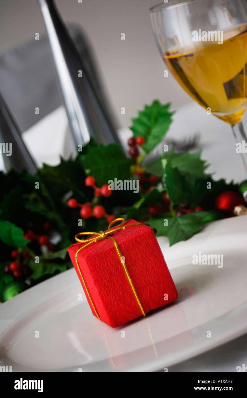 Christmas table setting Stock Photo - Alamy