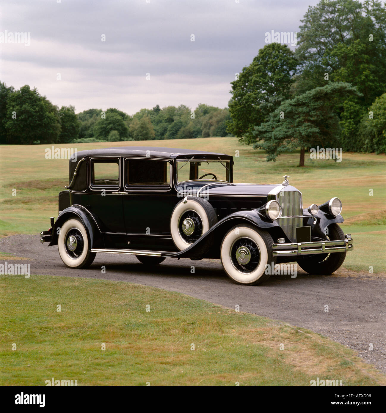 1930 Pierce Arrow Model 8 four door sedan 6 0 litre L head straight eight engine Country of origin United States Stock Photo
