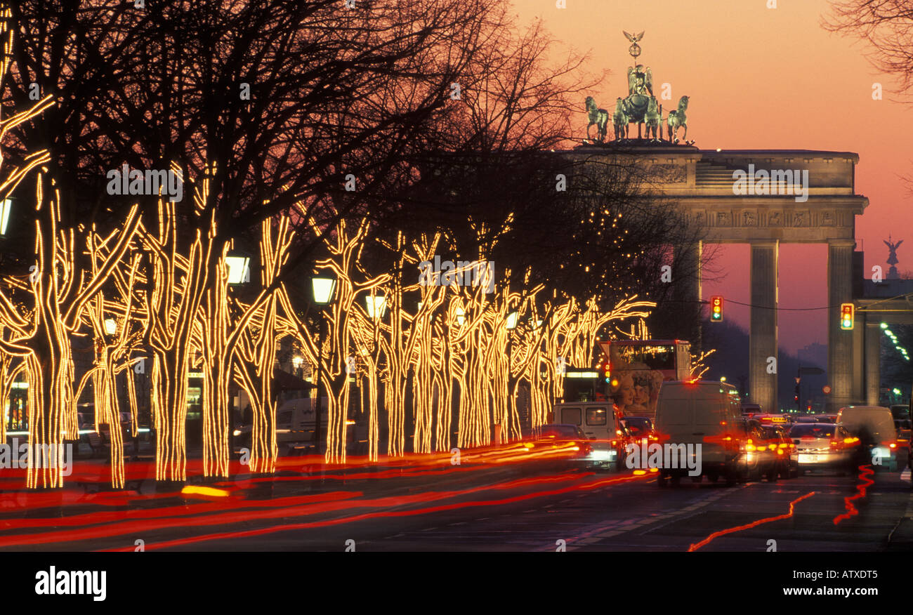 stock Brandenburg - images photography gate linden linden Page 2 den den with unter - unter christmas Alamy and hi-res