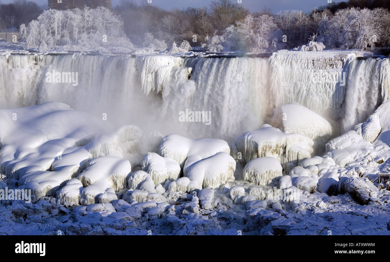 American falls ice and snow hi-res stock photography and images - Alamy