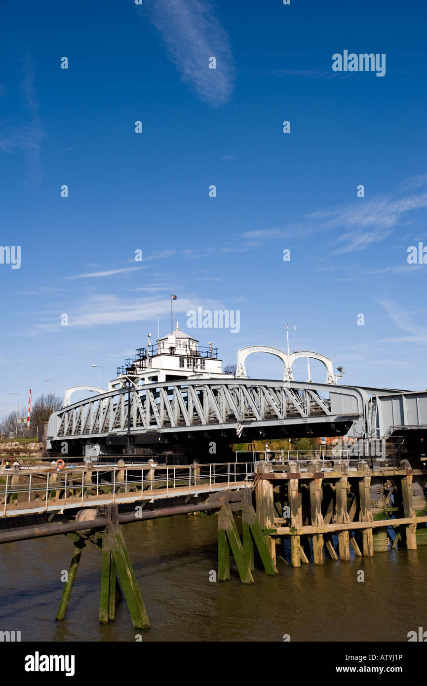 Sutton bridge swing bridge lincolnshire hires stock photography and