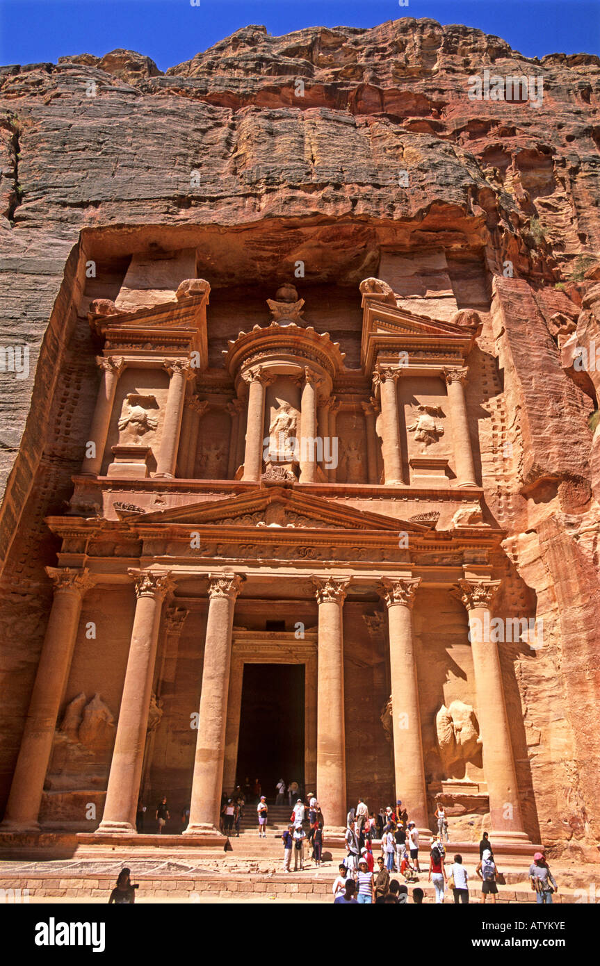 Tesoro monument Petra Jordan Middle East Stock Photo - Alamy