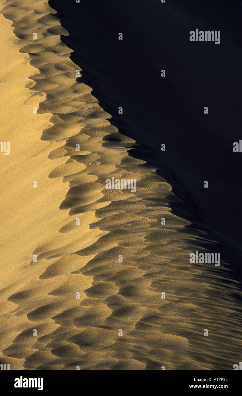 A Ridge Pattern Ridge pattern in sand Stock Photo - Alamy