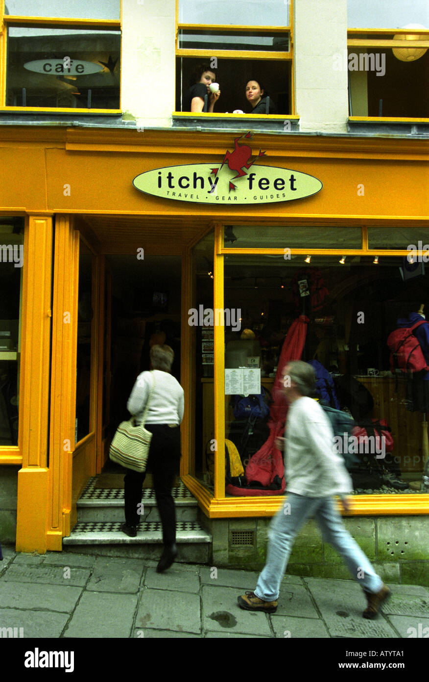 THE ITCHY FEET TRAVEL STORE AND CAFE IN BARTLETT STREET BATH UK Stock Photo