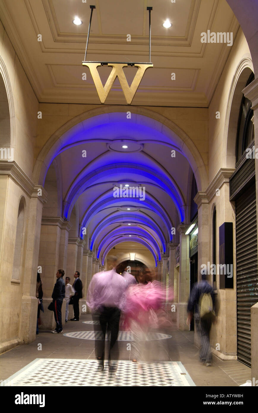 Waterstones trafalgar square hires stock photography and images Alamy