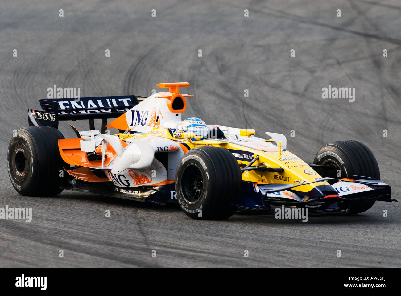 ernando ALONSO ESP in the Renault R28 Formula 1 racecar during testing sessions in Feb 2008 Stock Photo