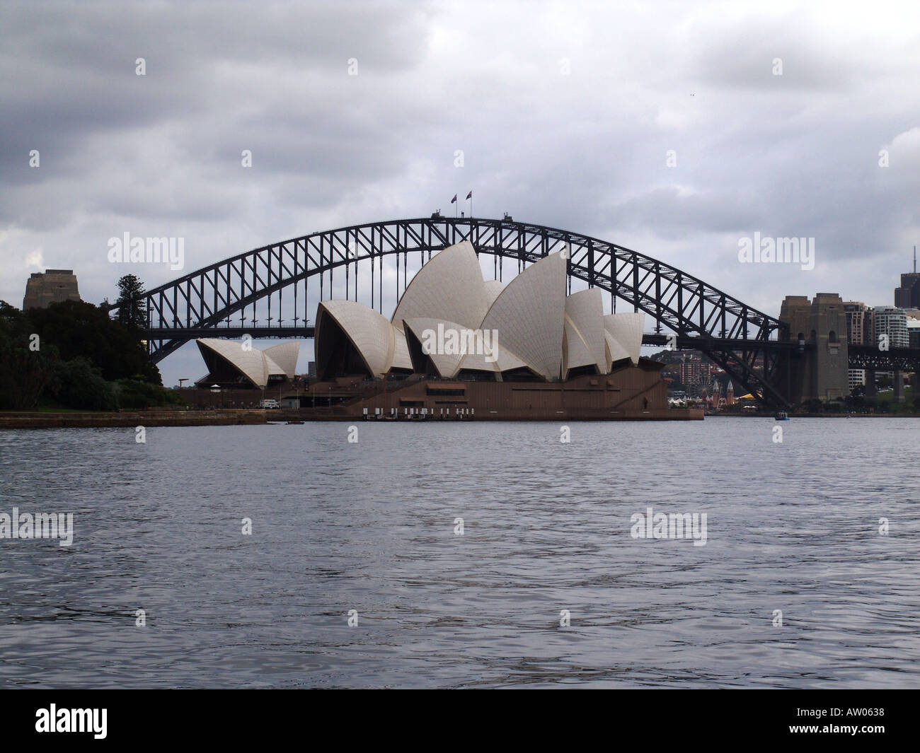 Sydney Harbour Bridge framing the Sydney Opera House Stock Photo Alamy