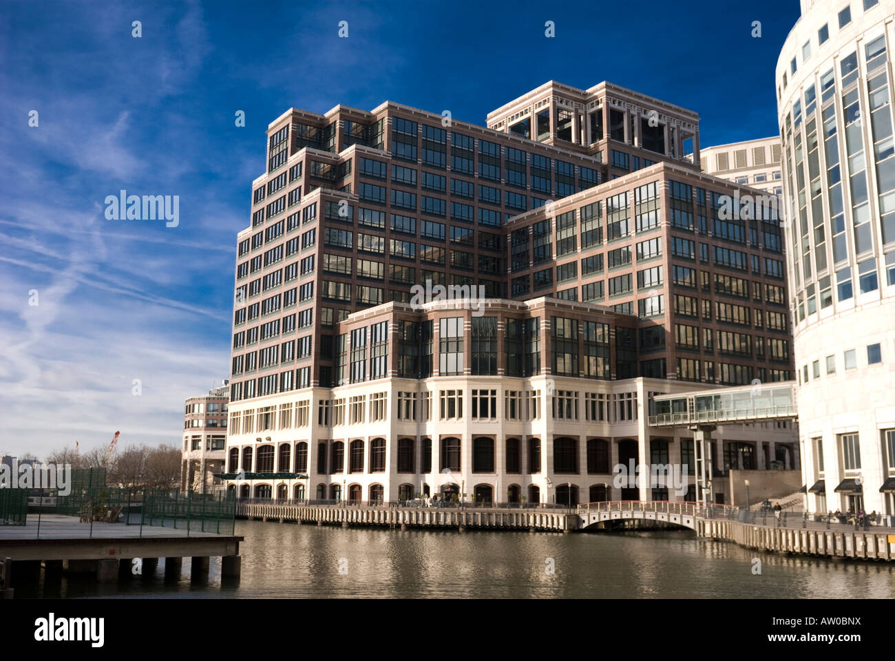 Office block in canary wharf hi-res stock photography and images - Alamy