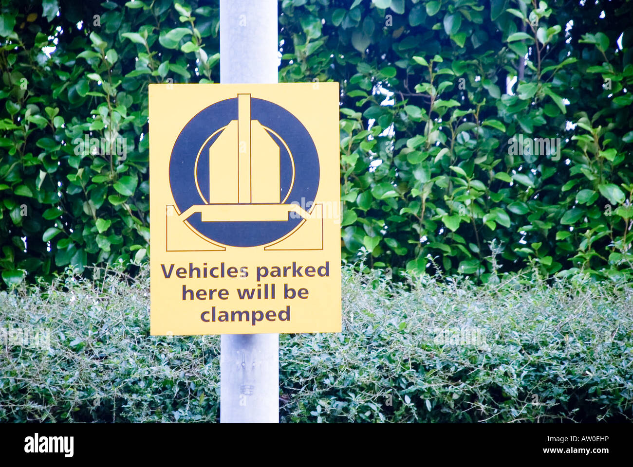 Clamping Warning Sign High Resolution Stock Photography and Images Alamy