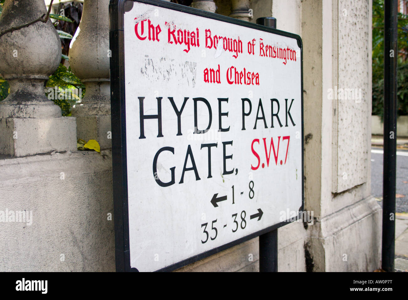 Hyde park gate hires stock photography and images Alamy