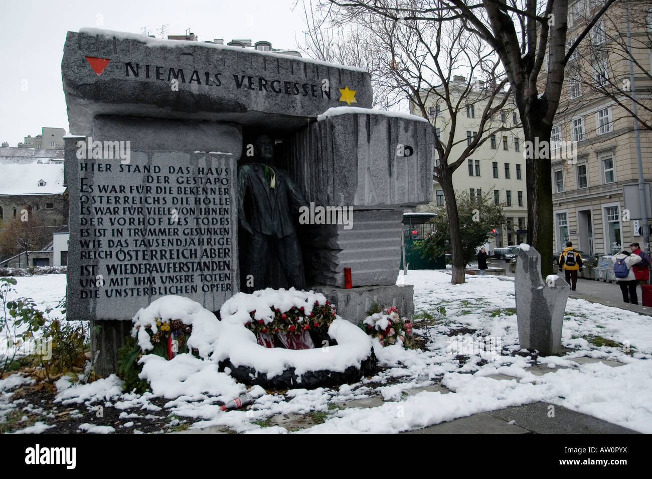 Niemals Vergessen monument.  Vienna, Austria, Europe Stock Photo