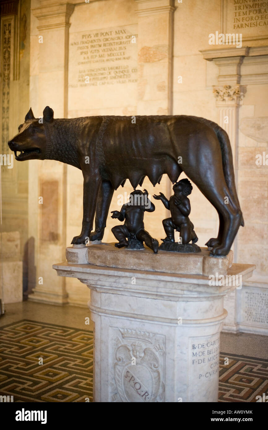 Capitoline Wolf at Palazzo dei Conservatori, Capitoline Museum. Rome ...