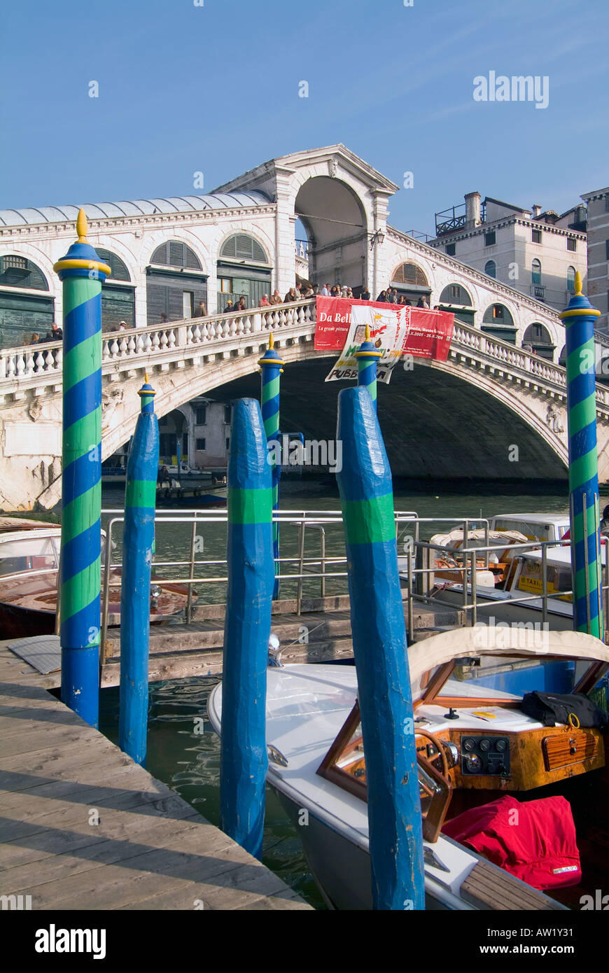 Bridge across grand canal hi-res stock photography and images - Alamy