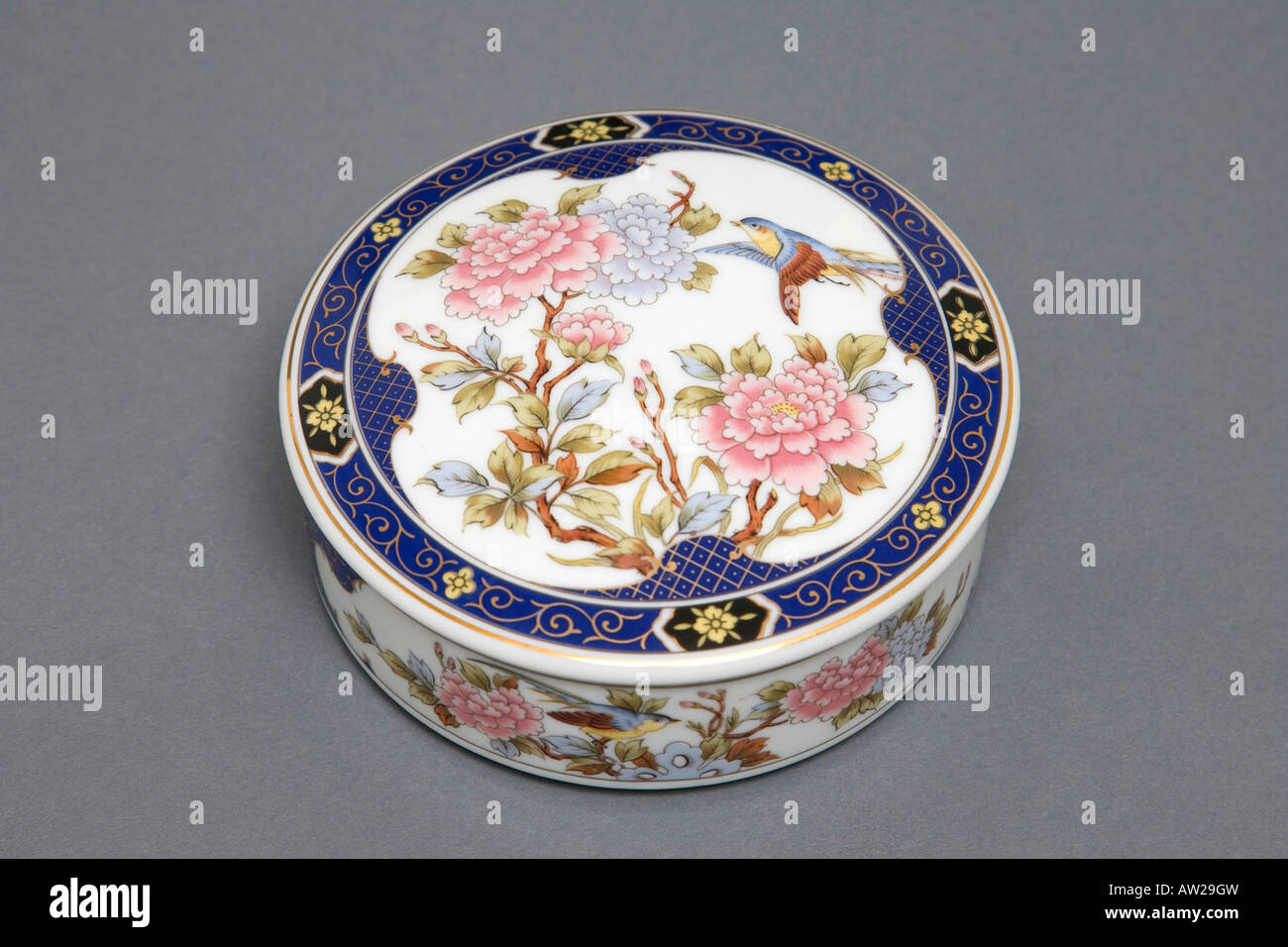 Japanese fine bone china trinket box Stock Photo Alamy