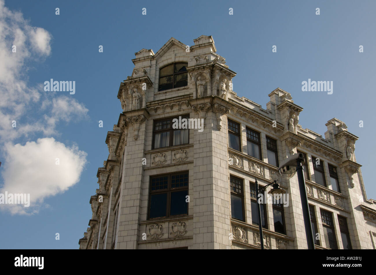 Ornate victorian statues hi-res stock photography and images - Alamy
