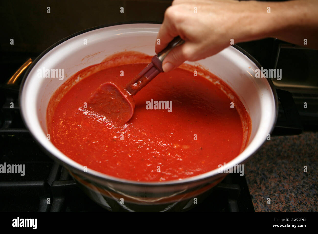Tomato Sauce Pot Stove High Resolution Stock Photography and Images Alamy