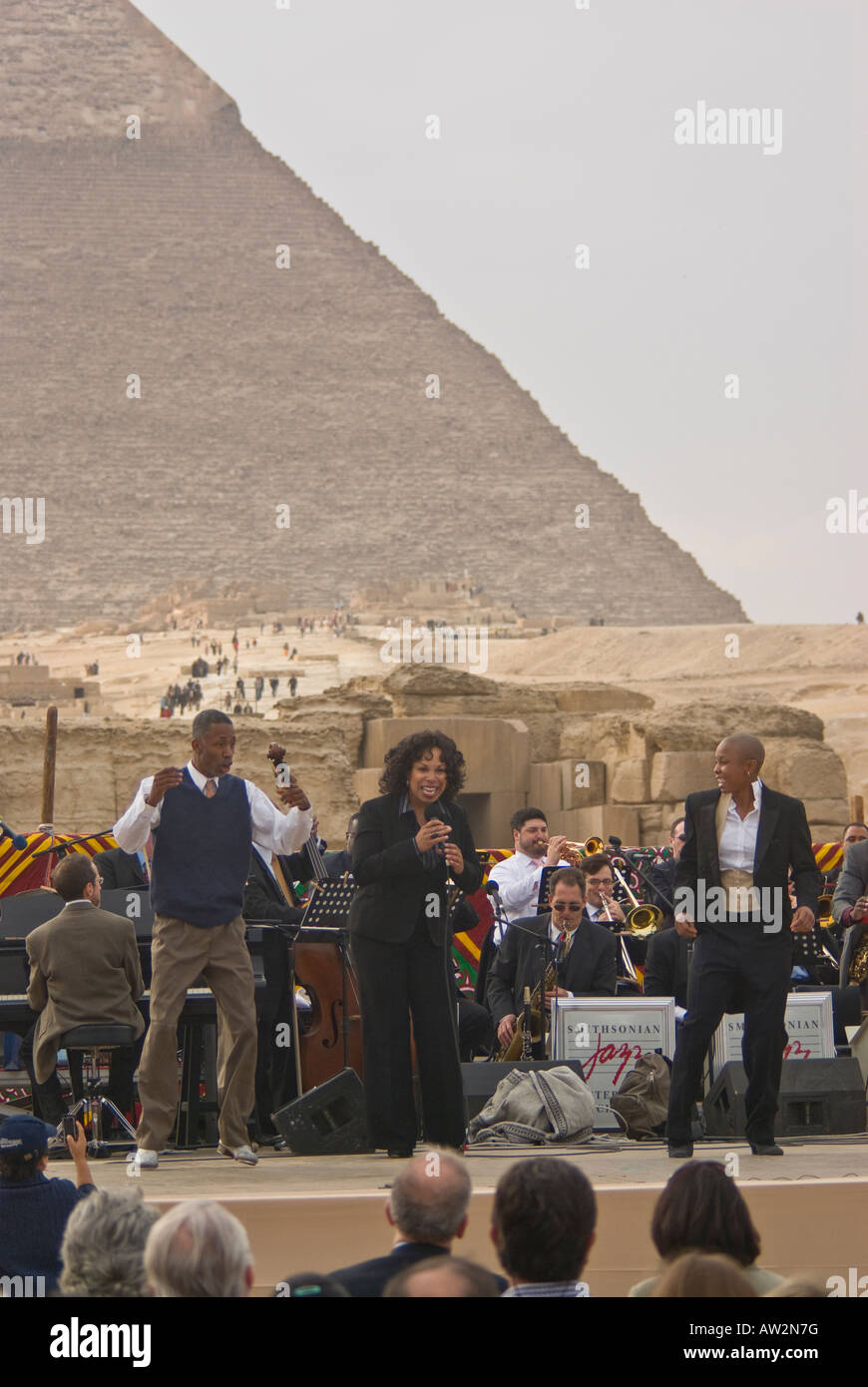 Smithsonian Jazz Masterworks Orchestra with singer and dancers at the Pyramids, Cairo, Egypt Stock Photo