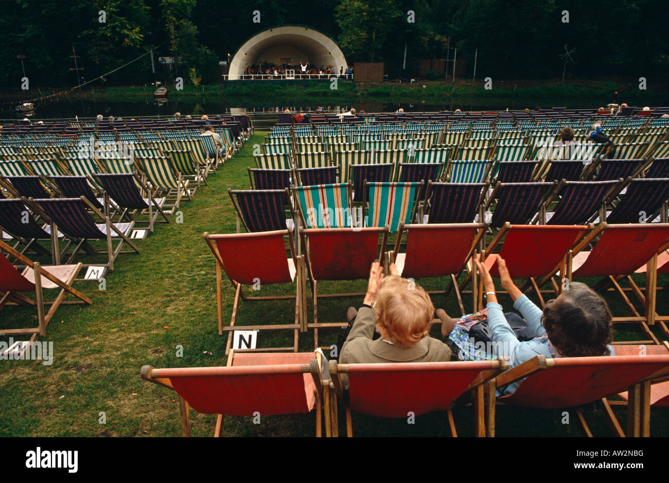 Empty orchestra chairs hires stock photography and images Alamy