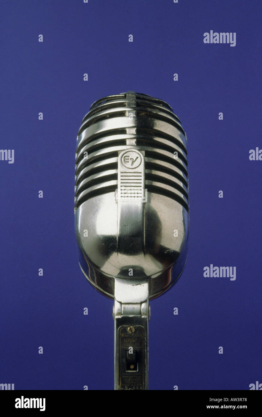 1950s microphone hi-res stock photography and images - Alamy