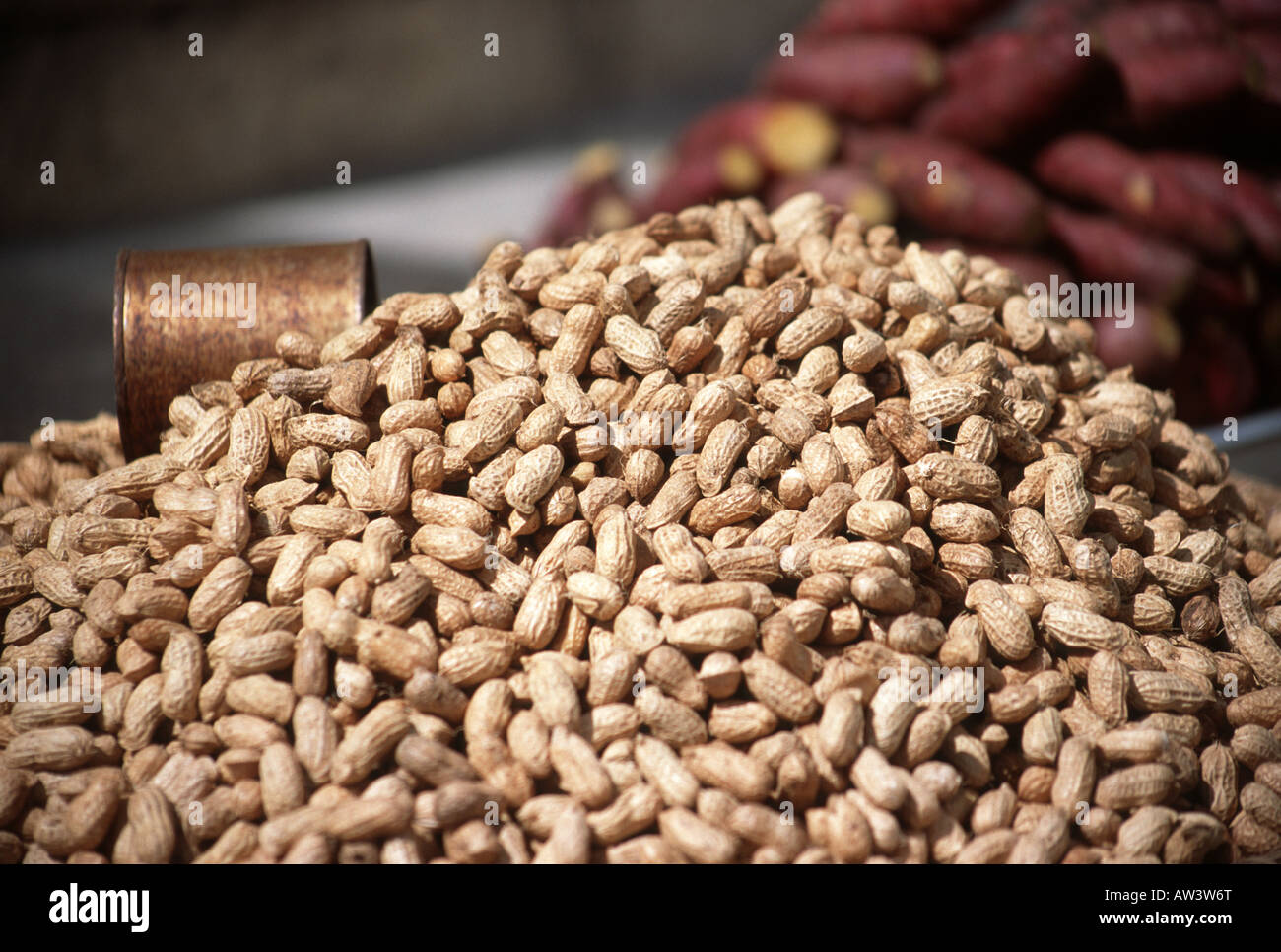 Peanuts/groundnuts and sweet potatoes/yams for sale Stock Photo Alamy