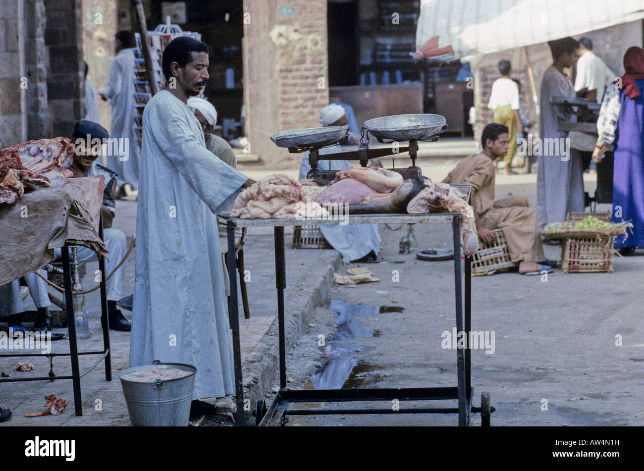 Egyptian market trader luxor egypt hi-res stock photography and images ...