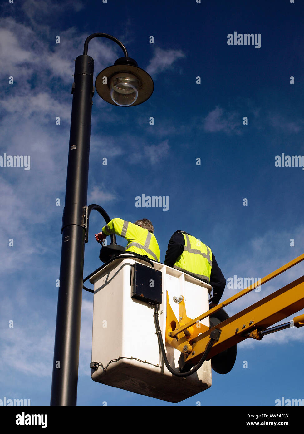 Street lamp repair maintenance hires stock photography and images Alamy