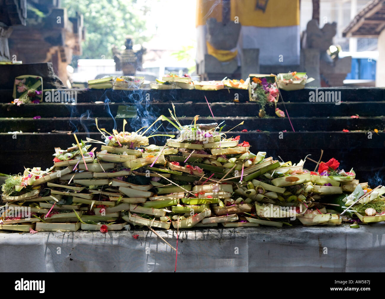 Hindu spiritual offerings hi-res stock photography and images - Alamy