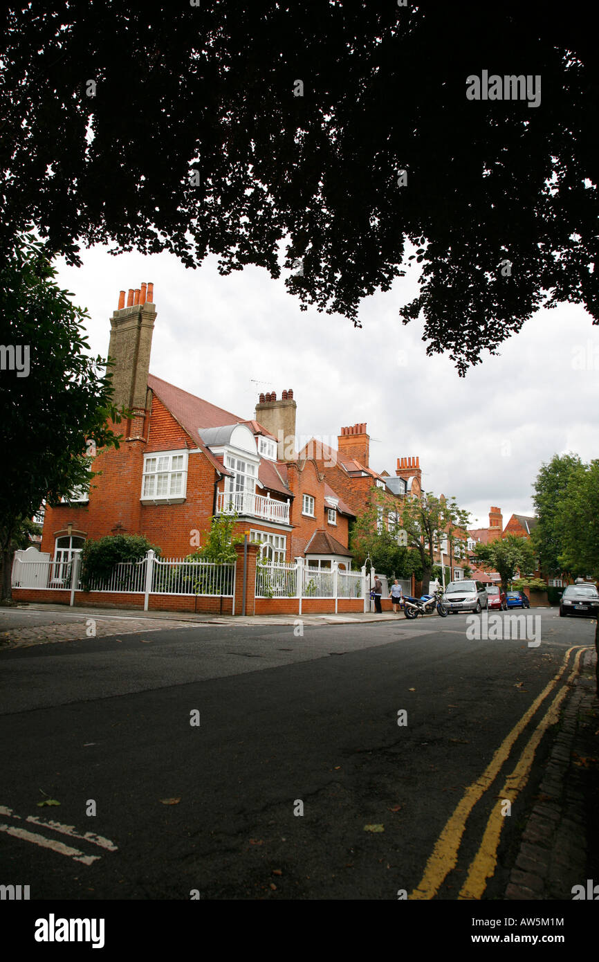 Blenheim Road in Bedford Park, Chiswick, London Stock Photo Alamy