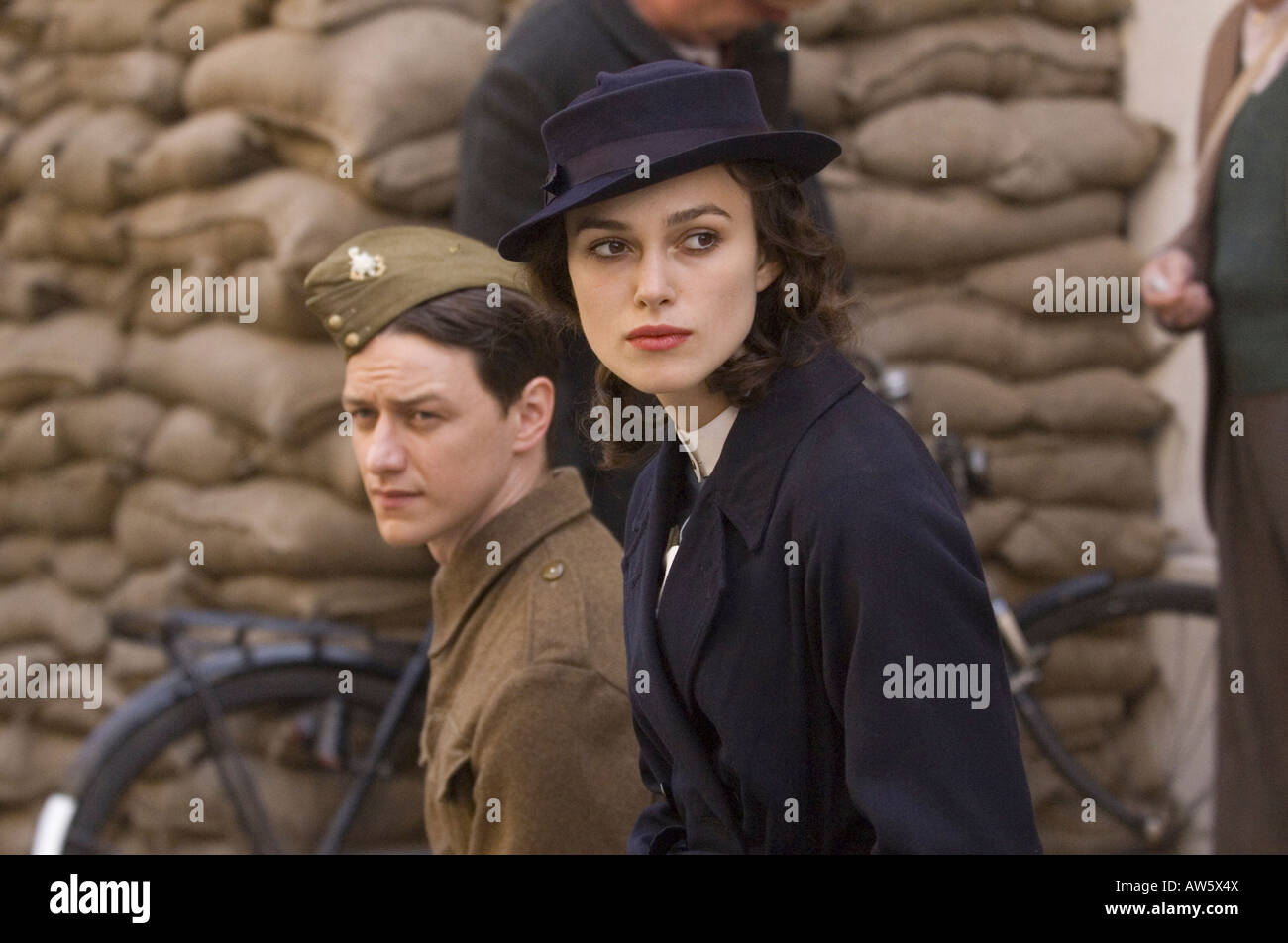 ATONEMENT 2007 Focus Features film with Keira Knightley and James McAvoy Stock Photo